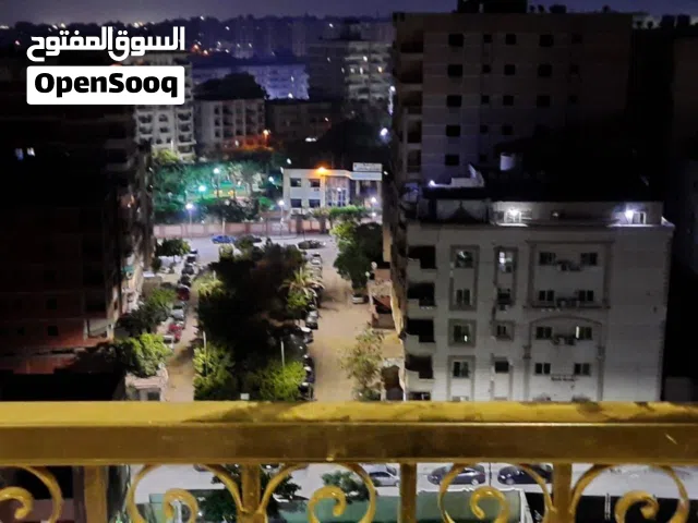 واجهه بحري اماميه بانوراما على نادي مدينة نصر الترا سوبر لوكس بها غاز 3 غرف بدريسنج ريسبشن 3 قطع