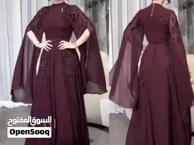 فستان عنابي مستور
