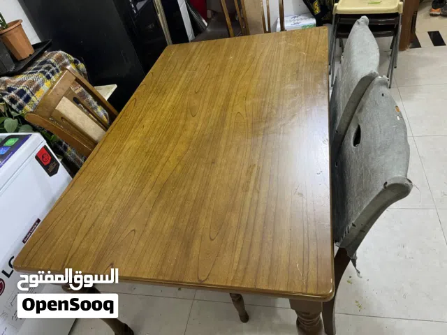 ميز. طعام