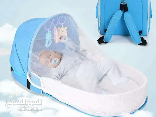 سرير حقيبه للبيبي متعدد الوظائف محمول قابل للطي شكل حقيبه مع العاب وناموسيه*