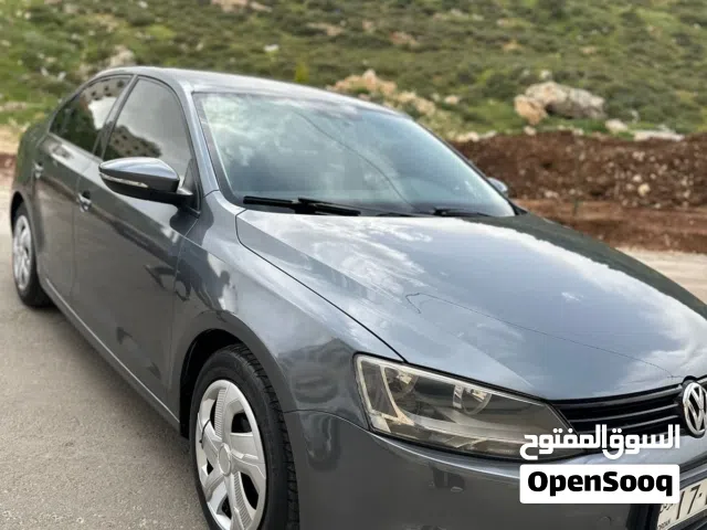 2014, فولكسفاغن, جيتا, Standard