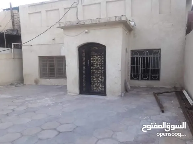 300 m2 More than 6 bedrooms Townhouse for Sale in Basra Juninah