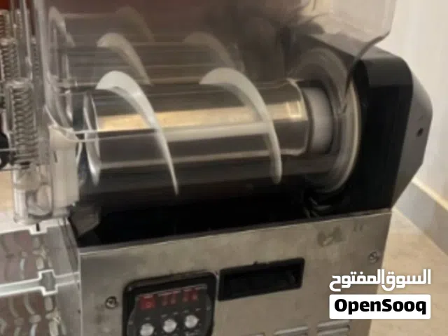 ماكينة سلاش ثلاث احواض كل حوض 12 لتر مستعمل مرتين فقط تواصل واتساب فقط