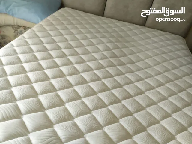 سرير من النوع الرفيع تركي