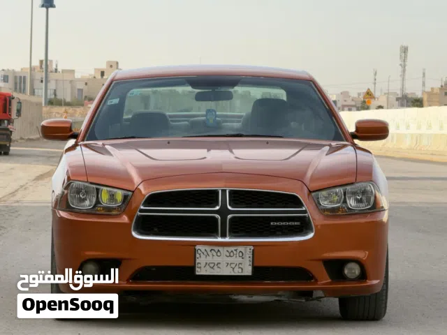 2011 دودج تشارجر Standard