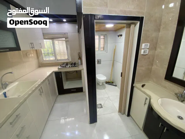 ستوديو عدد 2 للموظفات فقط