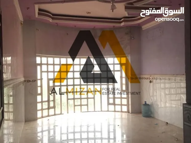 300 m2 5 Bedrooms Townhouse for Sale in Basra Dur Al-Naft