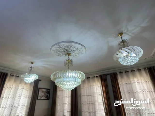 ثريات للبيع