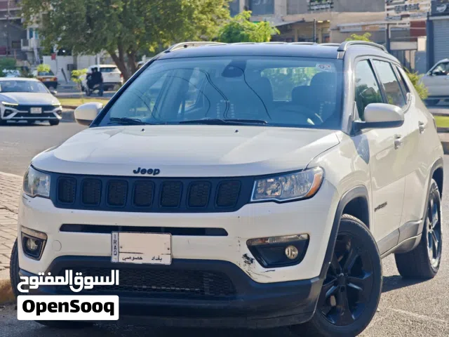 2021 جيب كومباس Latitude