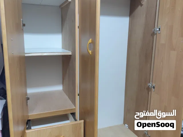 خزانة ملابس للبيع