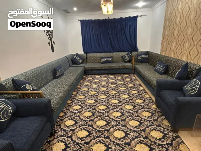 طقم كنب مع ستاير وسجاد