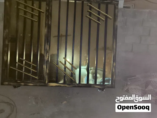 باب للبيع جديد أقره الوصف