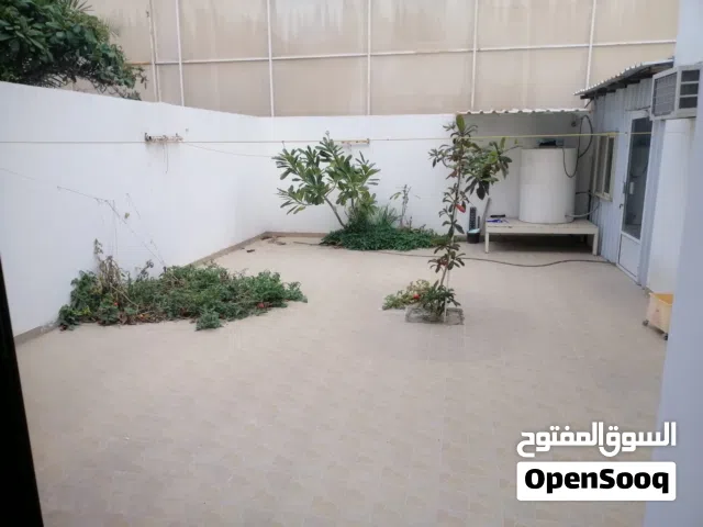250 m2 3 Bedrooms Villa for Rent in Muharraq Galaly