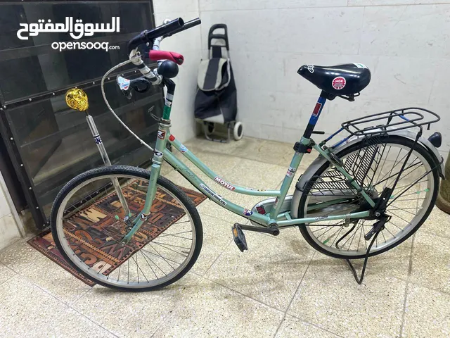 باسكل 2024 تجاري مستعمل بيه بس التايرات الخلفي وال الامامي ام بنجره.