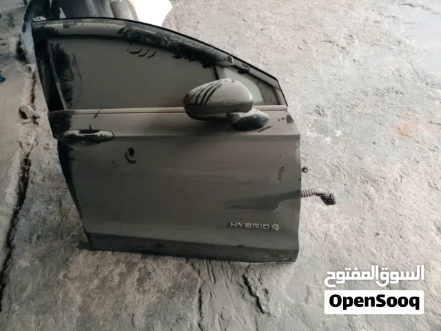 باب عدد ثنين امامي يمني  خلفي شمال بواب فيوجن 19se جنط 17 البواب للبيع فاضيات