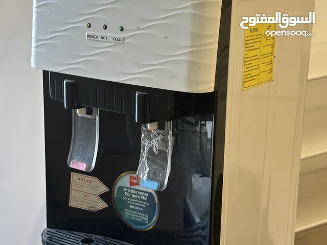 ثلاجة ماء شبه جديده