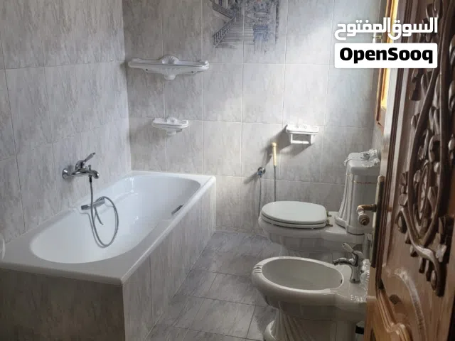 شقة مؤثثة للإيجار منطقة السياحية بن غرسة