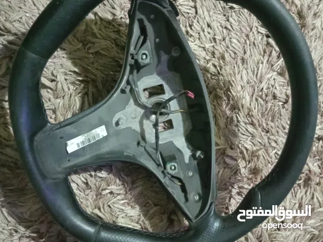 عجلة قيادة مستعملة لسيارات متنوعة بجودة جيدة وسعر مناسب
