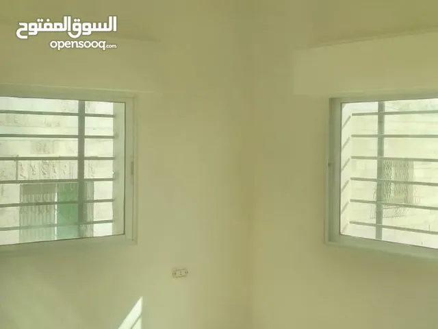 شقه للإيجار قرب المخفر الشرقي خلف مسجد القدس