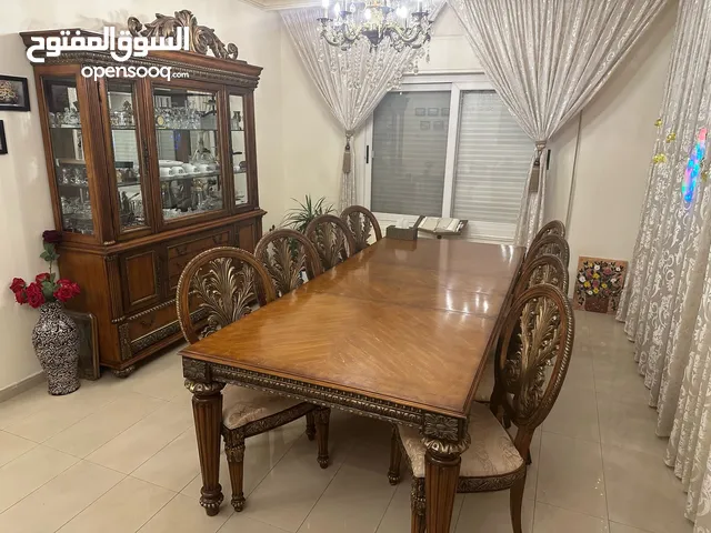 سفره فاخره خشب صولد امريكيه بحاله ممتازه عشرة مقاعد