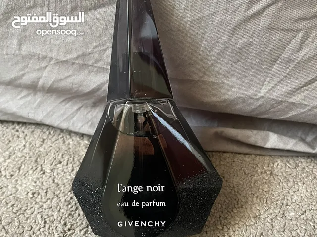 L ange noir Givenchy