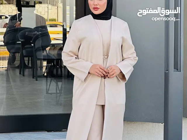 طقم أنيق يشمل: بشت + تون + بنطرون كيلوت + حزام القماش: دابل خامة تركية فاخرة