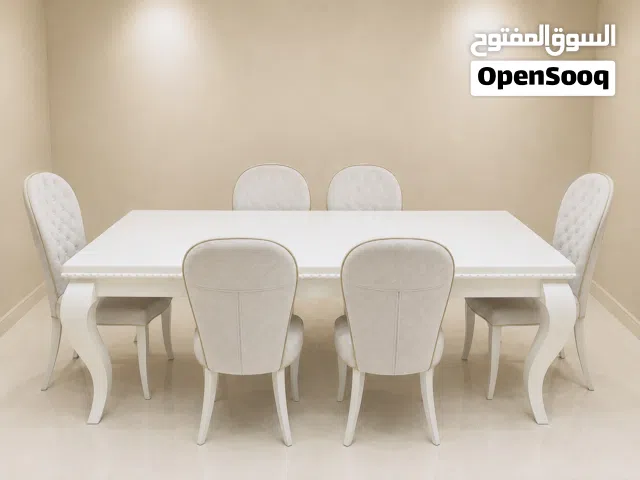 طاولة طعام (سفرة) نظيفة 6 كراسي للبيع الطاولة قابلة للتوسعة