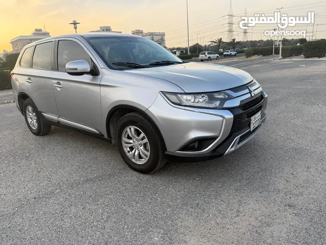 أوتلاندر 2019 عداد128 شارط الفحص جير مكينه شاصي الون الرمادي والداخلية بيج السياره شبه الجديد