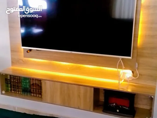 ديكور شاشة تيبل لامب مع ارفف رف مراية شاشة 55 بوصة مكسوره ومو شغالة