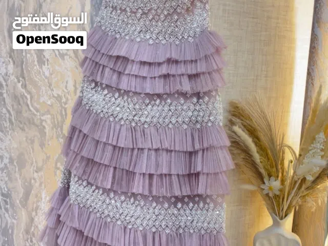 600 فستان للبيع مقاس Mجديد