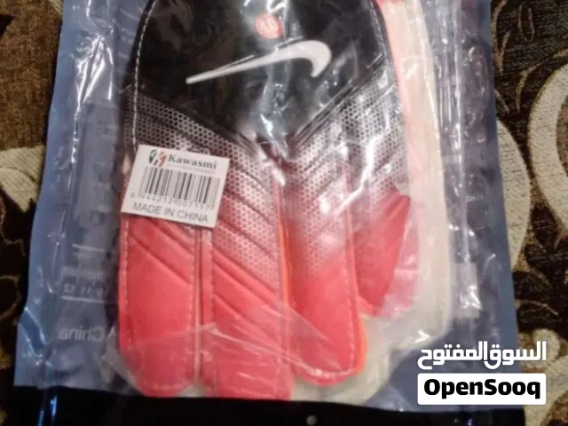 كفات حراسة كرة قدم بسعر حرق الكمية محدودة