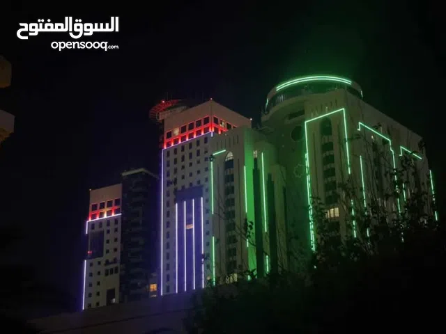 فيله نضام بدروم ودورين خليجي وشقه وملحق تشطيب فوق الممتاز  بزناته خلف قناة النباء ومصرف الجماهوريه