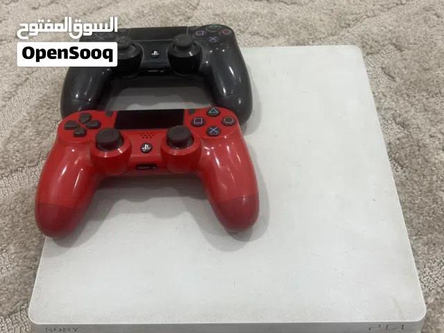 بلايستيشن 4 سلم ابيض نص تيرا مستعمل ما مفتوح نظافة 90٪ مع ثنين جويستكات وكامل ملحقات
