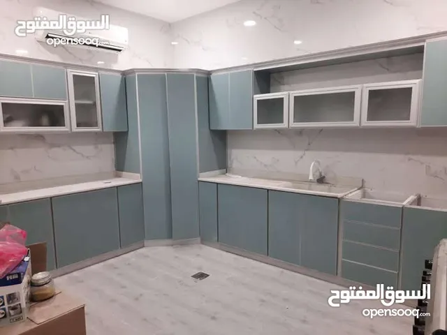 installation kitchen cupboard