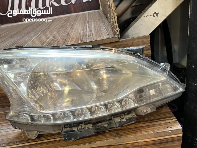 ضو نيسان سنترا يمين امامي