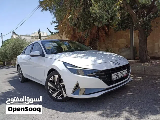 2021 هيونداي افانتي SE
