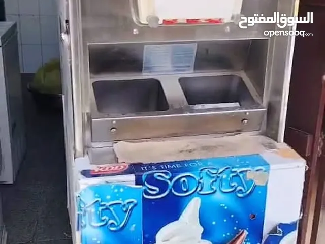 ماكينة آيس كريم أمريكي كما الجديدة وأغراض مطعم كاملة