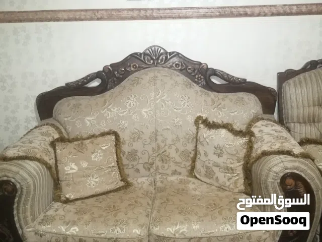 طقم كنبايات للجلوس.للبيع