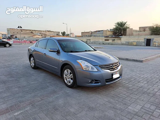Nissan Altima 2010 (Grey)