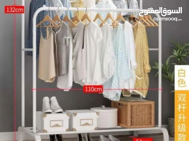 علاق ملابس في عمان على السوق المفتوح