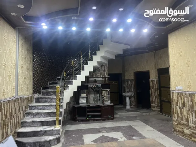 200 m2 5 Bedrooms Townhouse for Sale in Basra Other