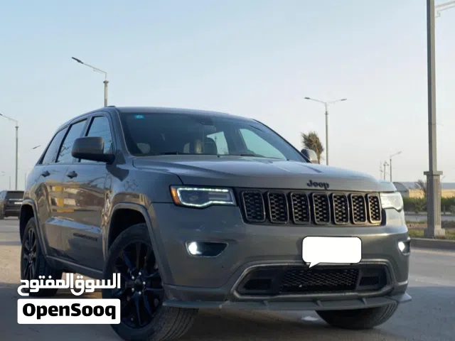 2021 جيب جراند شيروكى Laredo