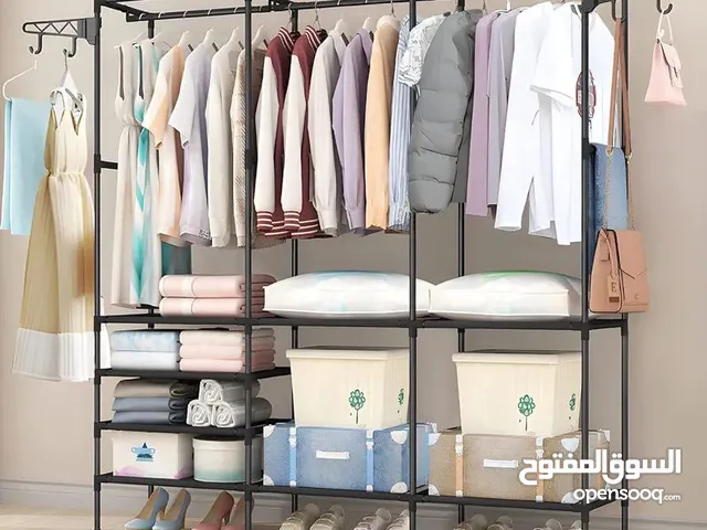 نظمّي ملابسك بأناقة وذكاء مع ستاند الملابس المعدني المتعدد الوظائف! خلي غرفتك مرتبة بأقل مجهود