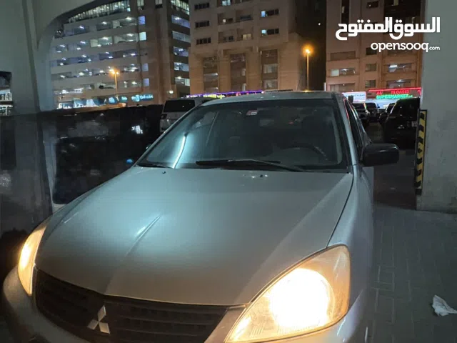 لسرعة البيع موتسبيشي لانسر 2010 للبيع سياره في حالة جيدة جداً جاهزة للاستعمال مع شاشة لمس كاميرا خلف