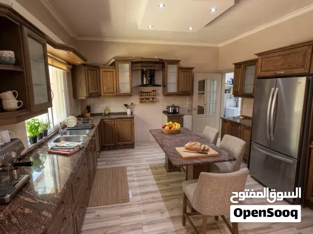 220 m2 3 Bedrooms Apartments for Sale in Amman Daheit Al Rasheed