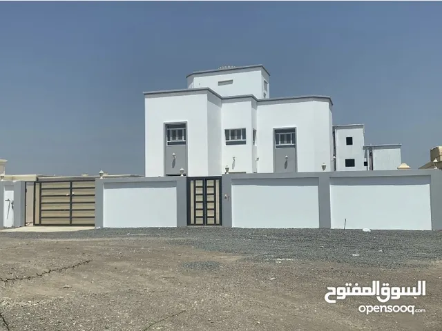 300 m2 5 Bedrooms Villa for Sale in Al Batinah Sohar