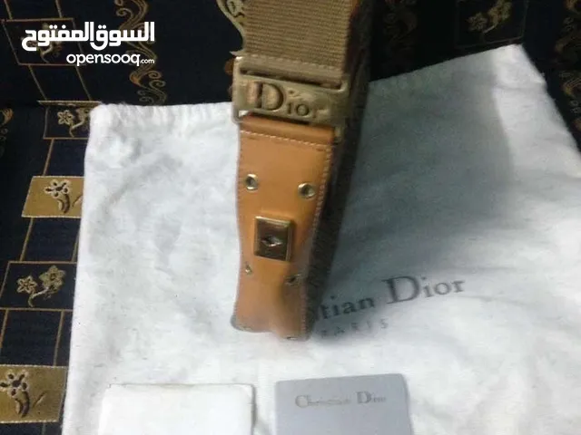 شنطه كرستيان ديور لونها ذهبي موديل كلاسك