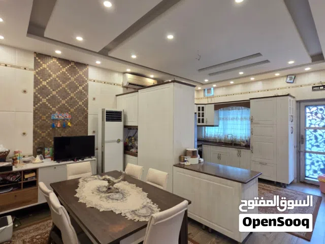 125 m2 4 Bedrooms Townhouse for Sale in Basra Baradi'yah
