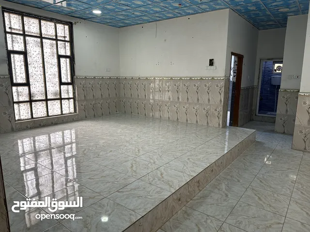 100 m2 1 Bedroom Apartments for Rent in Basra Khadra'a