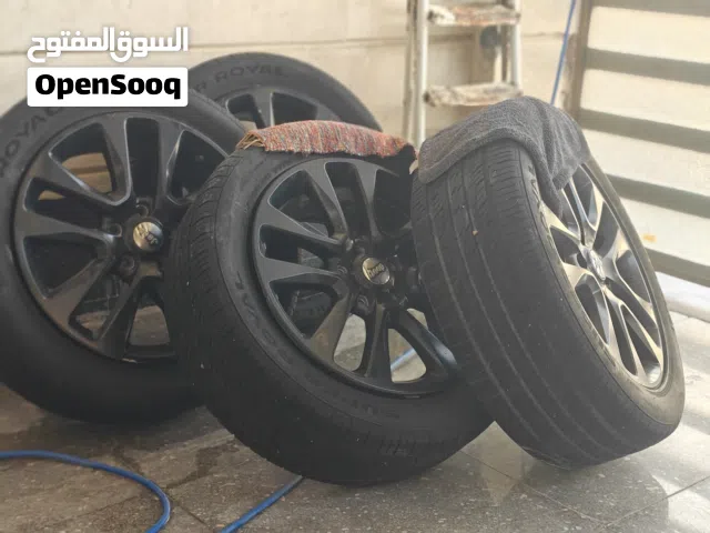 ويل اصلي مع تاير نص عمر مفتوح من سياره جيب خليجي قياس 20